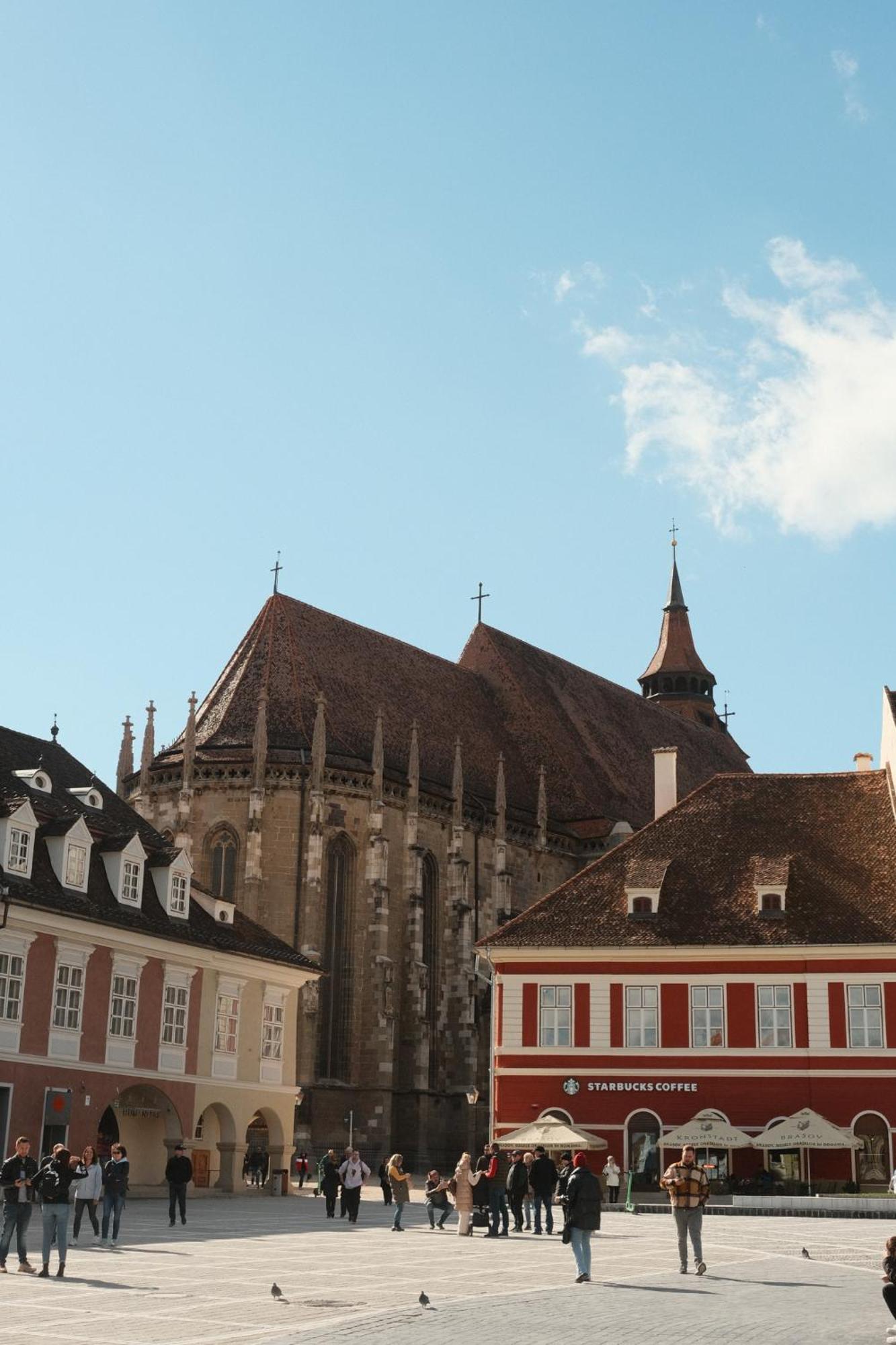 Moodee - Piata Sfatului Brașov
