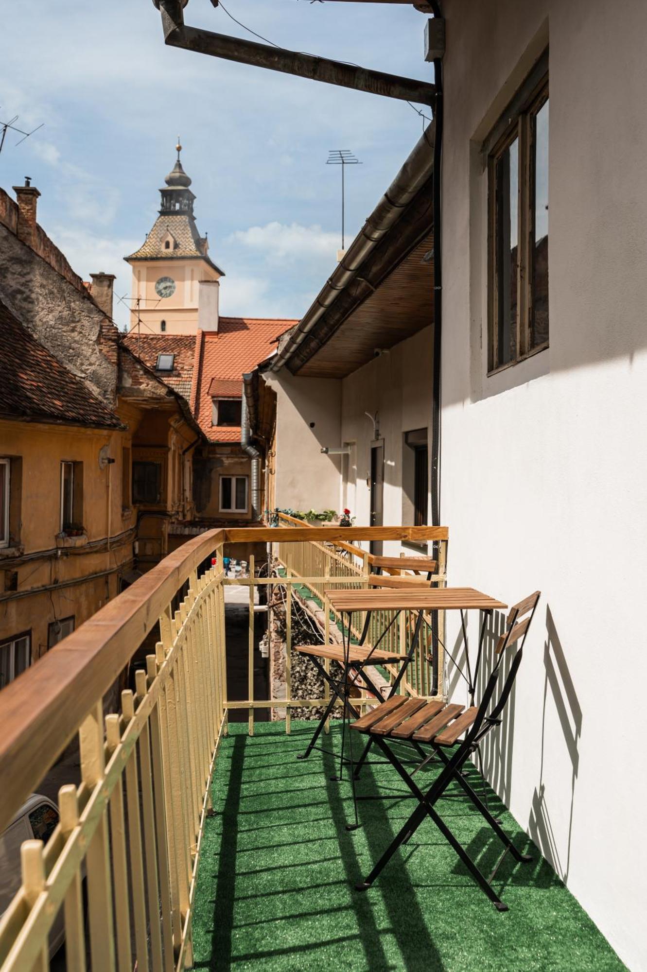 Moodee - Piata Sfatului